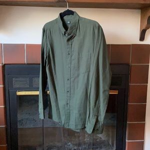 Men’s Small soft cotton Uniqlo button up